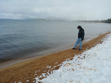 Jim on Lake Tahoe Beach sand and snow
Photographer;&nbsp;Simon
2019-03-06&nbsp;14.35.58;&nbsp;Metadata time: '2019 Mar 06 14:35'
Original size:&nbsp;4,160 x 3,120; 5,597 kB
Filename: 2019-03-06 14.35.58 LG6 Simon - Jim on Lake Tahoe Beach sand and snow.jpeg