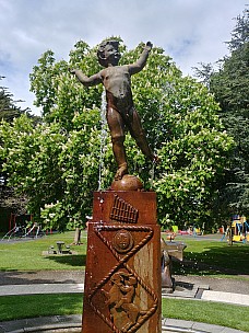 Queens Park Statue
Photo: Simon
2019-11-09 12.25.57; '2019 Nov 09 12:25'
Original size: 3,120 x 4,160; 6,705 kB
2019-11-09 12.25.57_HDR LG6 Simon - Queens Park Statue.jpeg