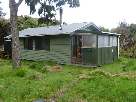 2019-11-14 14.49.44 P1000778 Jim - Simon at Freshwater Hut.jpeg: 4320x3240, 4854k (2019 Nov 14 14:49)