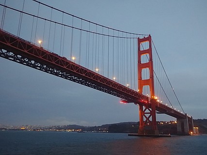   Golden Gate Bridge
Photo: Simon
Size: 2,080 x 1,560; 723 kB  