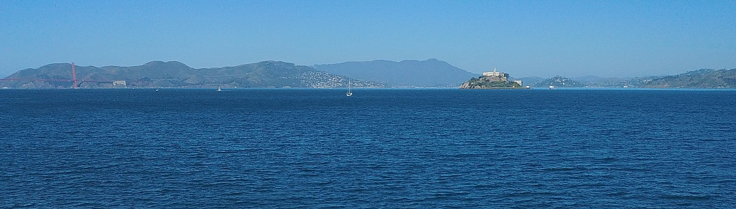 Heading to Alcatraz Island
Photo: Simon
2020-02-29 09.34.34; '2020 Feb 29 09:34'
Original size: 3,997 x 1,138; 1,933 kB; cr
2020-02-29 09.34.34 LG6 Simon - heading to Alcatraz Island_cr.jpg