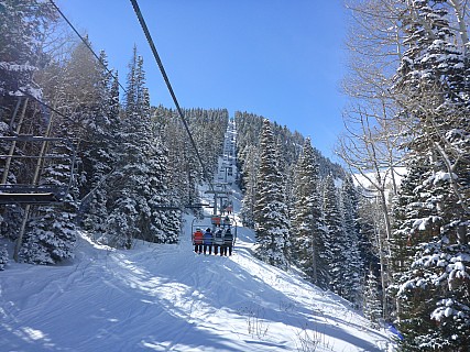Riding Peak  5 lift
Photographer;&nbsp;Simon
2020-03-02&nbsp;11.40.49;&nbsp;Metadata time: '2020 Mar 02 11:40'
Original size:&nbsp;4,608 x 3,456; 5,837 kB
Filename: 2020-03-02 11.40.49 P1030074 Simon - Riding Peak 5 lift.jpeg