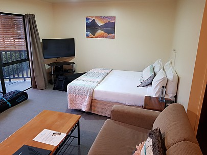 Motel living room
Photographer;&nbsp;Jim
2020-08-01&nbsp;17.41.55;&nbsp;Metadata time: '2020 Aug 01 17:41'
Original size:&nbsp;4,032 x 3,024; 2,349 kB
Filename: 2020-08-01 17.41.55 GS8 Jim - Motel living room.jpeg