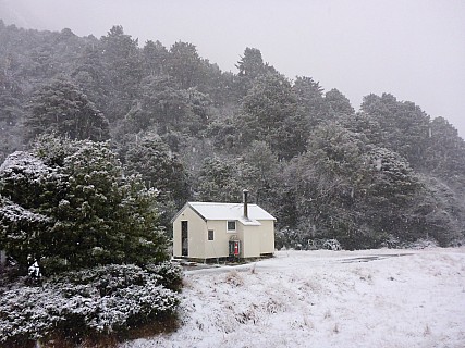 Snowing at Mistake Flats Hut
Photo: Simon
2020-09-01 07.50.11; '2020 Sept 01 07:50'
Original size: 4,608 x 3,456; 6,459 kB