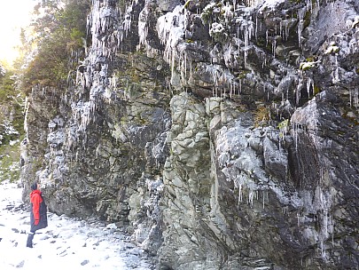 Brian and icicles
Photographer;&nbsp;Simon
2020-09-03&nbsp;14.44.40;&nbsp;Metadata time: '2020 Sept 03 14:44'
Original size:&nbsp;4,608 x 3,456; 5,852 kB
Filename: 2020-09-03 14.44.40 P1030493 Simon - Brian and icicles.jpeg