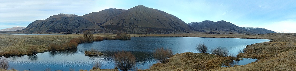 Lake Roundabout
Photographer;&nbsp;Simon
2020-09-05&nbsp;10.48.08;&nbsp;Metadata time: '2020 Sept 05 10:48'
Original size:&nbsp;9,387 x 2,263; 20,527 kB;&nbsp;stitch
Filename: 2020-09-05 10.48.08_HDR LG6 Simon - Lake_Roundabout_stitch.jpeg