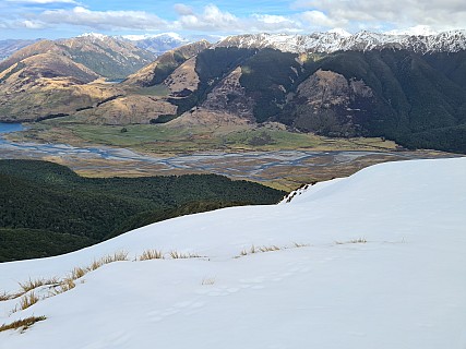 Hurunui River from Macs Knob
Photographer;&nbsp;Simon
2022-08-04&nbsp;13.15.16;&nbsp;Metadata time: '2022 Aug 04 13:15'
Original size:&nbsp;4,032 x 3,024; 3,185 kB
Filename: 2022-08-04 13.15.16 S20 Simon - Hurunui River from Macs Knob P3.jpeg
