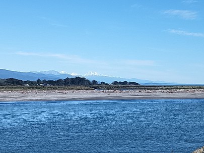 Hokitika River mouth and Aorangi
Photo: Philip
2023-04-15 13.35.44; '2023 Apr 15 13:35'
Original size: 8,000 x 6,000; 5,227 kB
2023-04-15 13.35.44 Philip - Hokitika River mouth and Aorangi.jpeg