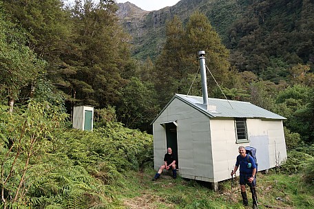 Simon and Philip at Middle Head Hut
Photo:&nbsp;Brian
2023-04-16&nbsp;16.22.51;&nbsp;'2023 Apr 16 16:22'
Original size:&nbsp;5,472 x 3,648; 11,764 kB
2023-04-16 16.22.51 IMG_0811 Brian - Simon and Philip at Middle Head Hut.jpeg