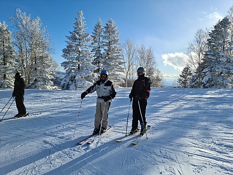 Kevin, Jim, and Adrian on Yakebitaiyama A6 course
Photo: Simon
2024-03-02 16.12.55; '2024 Mar 02 20:12'
Original size: 9,248 x 6,936; 19,791 kB
2024-03-02 16.12.55 S20+ Simon - Kevin, Jim, and Adrian on Yakebitaiyama A6 course.jpeg Kevin, Jim, and Adrian on Yakebitaiyama A6 course
Photo: Simon
2024-03-02 16.12.55; '2024 Mar 02 20:12'
Original size: 9,248 x 6,936; 19,791 kB
2024-03-02 16.12.55 S20+ Simon - Kevin, Jim, and Adrian on Yakebitaiyama A6 course.jpeg