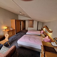 Prince Hotel East Wing to Hotel Alpenburg; visit to the Jigokudani Snow Monkeys
Hotel Alpenburg room
Photo: Jim
2024-03-06 11.17.32; '2024 Mar 06 11:17'
Original size: 2,992 x 2,992; 2,262 kB