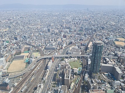 Ōsaka from Abeno Harukas
Photographer;&nbsp;Adrian
2024-03-14&nbsp;12.54.55;&nbsp;Metadata time: '2024 Mar 14 12:54'
Original size:&nbsp;9,248 x 6,936; 21,168 kB
Filename: 2024-03-14 12.54.55 S20+ Adrian - Ōsaka from Abeno Harukas.jpeg