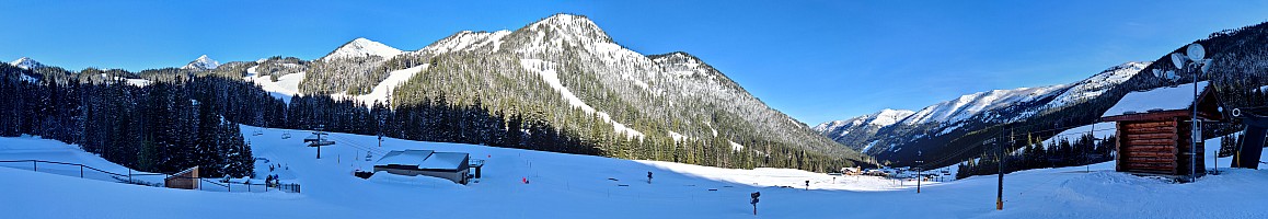 Discovery Lift
Photographer;&nbsp;Simon
2025-02-26&nbsp;09.05.37;&nbsp;Metadata time: '2025 Feb 26 09:05'
Original size:&nbsp;33,381 x 5,766; 23,742 kB;&nbsp;stitch
Filename: 2025-02-26 09.05.37 S20+ Simon - Discovery Lift_stitch.jpg