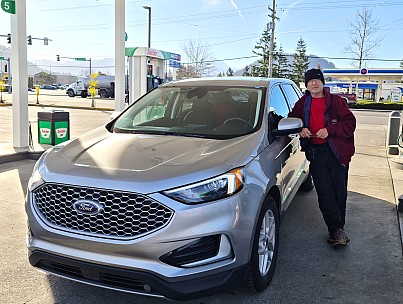 2025-02-28 09.04.45 S20+ Simon - Nick topping up with fuel in Enumclaw_cr.jpg: 7992x6030, 10679k (2025 Mar 02 18:13)