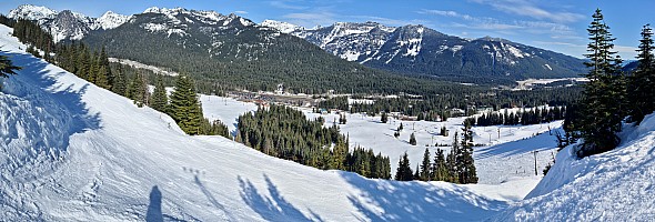 View of top Traverse
Photographer;&nbsp;Simon
2025-03-07&nbsp;14.14.07;&nbsp;Metadata time: '2025 Mar 07 14:14'
Original size:&nbsp;20,683 x 7,017; 20,640 kB;&nbsp;stitch
Filename: 2025-03-07 14.14.07 S20+ Simon - view of top Traverse_stitch.jpg