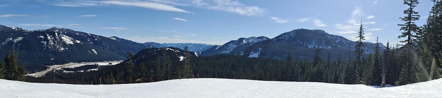 View from the top of Silver Fir
Photographer;&nbsp;Simon
2025-03-07&nbsp;13.14.41;&nbsp;Metadata time: '2025 Mar 07 13:14'
Original size:&nbsp;18,003 x 4,017; 6,782 kB;&nbsp;stitch
Filename: 2025-03-07 13.14.41 S20+ Simon - view from the top of Silver Fir_stitch.jpg