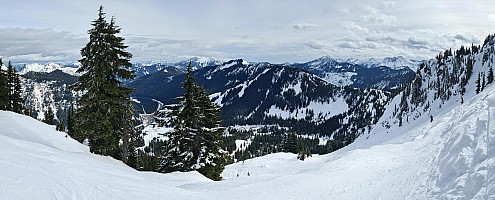 Top of Cloud  9
Photographer;&nbsp;Simon
2025-03-09&nbsp;10.48.00;&nbsp;Metadata time: '2025 Mar 09 10:48'
Original size:&nbsp;17,957 x 7,258; 14,233 kB;&nbsp;stitch
Filename: 2025-03-09 10.48.00 S20+ Simon - Top of Cloud 9_stitch.jpg