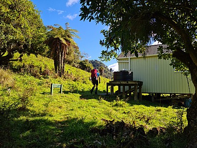 Brian arriving at Trains Hut
Photographer;&nbsp;Simon
2025-05-04&nbsp;11.55.08;&nbsp;Metadata time: '2025 May 04 11:55'
Original size:&nbsp;9,248 x 6,936; 27,092 kB
Filename: 2025-05-04 11.55.08 S20+ Simon - Brian arriving at Trains Hut.jpeg