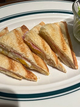 Bacon and Egg toasted sandwiches
Photographer;&nbsp;Pauline
2026-01-31&nbsp;10.28.52;&nbsp;Metadata time: '2026 Jan 31 14:28'
Original size:&nbsp;3,024 x 4,032; 7,007 kB
Filename: 2026-01-31 10.28.52 IMG_4439 Pauline - Bacon and Egg toasted sandwiches.jpeg