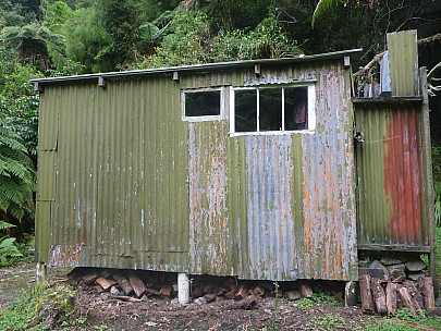 Snowy Hut side
Photo: Simon
2012-04-25 12.54.20; '2012 Apr 25 12:54'
Original size: 4,000 x 3,000; 5,896 kB
2012-04-25 12.54.20 P1030778 Simon Snowy Hut side.jpeg