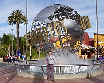 2014-01-19 09.32.23 P1000425 Jim - LA Simon outside Universal Studios_cr.jpeg: 3463x2767, 4748k (2014 Sep 03 21:53)