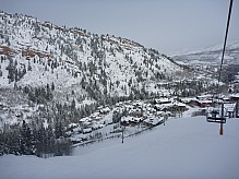 2014-02-03 09.54.11 P1000333 Simon - Thunderbowl and Aspen Village from lift.jpeg: 4000x3000, 6452k (2014 Feb 04 05:54)