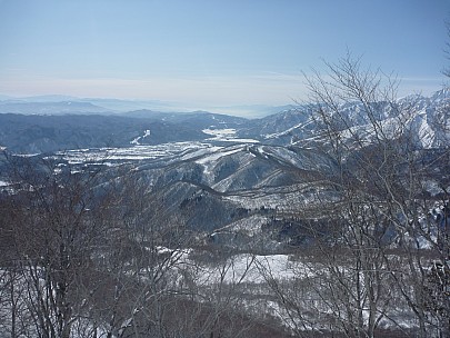 2015-02-16 10.26.00 P1010626 Simon - view down Hakuba Valley over Iwatake.jpeg: 4000x3000, 6657k (2015 Jun 14 16:24)