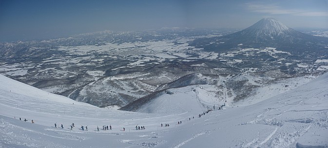 2016-02-28 10.45.14 Panorama Adrian - view looking down King lifts_stitch.jpg: 6397x2891, 14688k (2016 May 17 22:44)