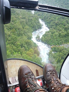2019-01-21 12.30.49 P1050797 Philip - boots and view from helicopter.jpeg: 3240x4320, 4926k (2019 Jun 24 21:12)