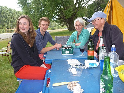 Morison Bush - Jame's birthday
Photographer;&nbsp;Simon
2012-12-01&nbsp;19.52.52;&nbsp;Metadata time: '2012 Dec 01 19:52'
Original size:&nbsp;4,000 x 3,000; 6,706 kB
Filename: 2012-12-01 19.52.52 P1040400 Simon - Morison Bush - Jame's birthday.jpeg