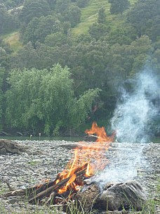 Campfire
Photographer;&nbsp;Simon
2014-11-29&nbsp;11.09.22;&nbsp;Metadata time: '2014 Nov 29 11:09'
Original size:&nbsp;3,000 x 4,000; 4,926 kB
Filename: 2014-11-29 11.09.22 P1000920 Simon - campfire.jpeg