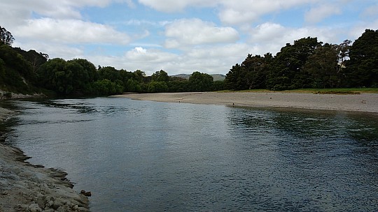 Downstream Ruamahanga River looking upstream
Photographer;&nbsp;Simon
2017-11-18&nbsp;15.46.03;&nbsp;Metadata time: '2017 Nov 18 15:46'
Original size:&nbsp;4,160 x 2,340; 1,626 kB
Filename: 2017-11-18 15.46.03 IMG_20171118_154603498 Simon - Downstream Ruamahanga River looking upstream.jpeg