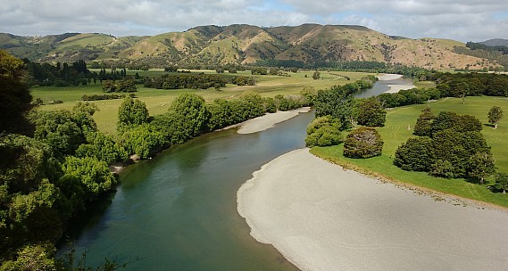 Ruamahanga and Morison Bush view
Photographer;&nbsp;Simon
2017-11-18&nbsp;16.10.52;&nbsp;Metadata time: '2017 Nov 18 16:10'
Original size:&nbsp;4,307 x 2,303; 3,441 kB;&nbsp;stitch
Filename: 2017-11-18 16.10.52 IMG_20171118_161052370 Simon - Ruamahanga and Morison Bush view_stitch.jpg
