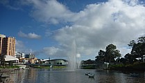 2014-07-06 15.03.05 P1000647 Simon - Torrens Lake foundtain and new bridge_cr.jpg: 4000x2300, 3418k (2014 Aug 09 08:58)