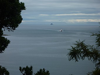 Ferry coming in
Photo: Simon
2012-12-28 12.18.04; '2012 Dec 28 12:18'
Original size: 4,000 x 3,000; 5,074 kB
2012-12-28 12.18.04 P1040453 Simon - Ferry coming in.jpeg