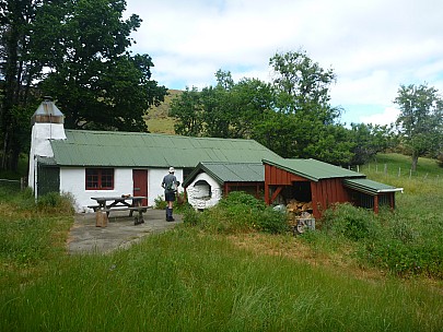 2013-11-18 08.53.30 P1050391 Simon - Quail Flat Homestead.jpeg: 4000x3000, 6825k (2013 Nov 18 08:53)