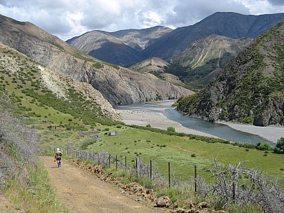 2013-11-18 11.51.04 IMG_2997 Brian - descending to Seymour Hut.jpeg: 3072x2304, 1149k (2013 Nov 18 11:51)