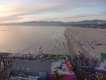 2014-01-18 17.10.59 P1000058 Simon - Beach from Ferris Wheel.jpeg: 4000x3000, 4471k (2014 Jan 19 13:10)