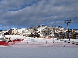 Steamboat from base
Photographer;&nbsp;Jim
2014-01-26&nbsp;16.04.36;&nbsp;Metadata time: '2014 Jan 26 16:04'
Original size:&nbsp;4,320 x 3,240; 4,678 kB
Filename: 2014-01-26 16.04.36 P1000484 Jim - Steamboat from base.jpeg