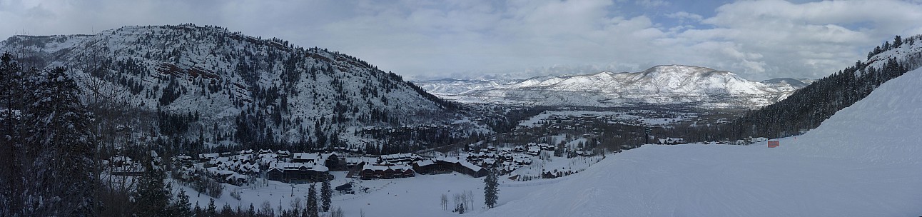 2014-02-03 14.54.00 Panorama Simon - Aspen from Aspen Highlands_stitch.jpg: 11130x2619, 3440k (2014 Sept 04 19:57)