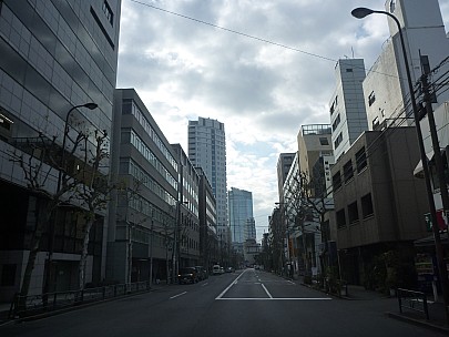 2015-02-07 09.03.10 P1010222 Simon - Gaien Higashi Dori street near hotel.jpeg: 4000x3000, 4805k (2015 Feb 07 13:03)