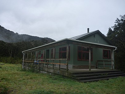 2015-07-04 08.16.51 P1010957 Simon - Totara Flats Hut.jpeg: 4000x3000, 4835k (2015 Nov 04 18:28)