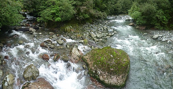 2015-07-04 14.15.27 Panorama Simon - Neill Forks_stitch.jpg: 8093x4181, 31930k (2015 Oct 31 10:37)