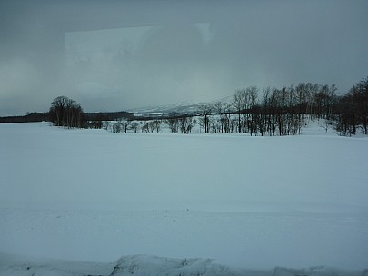 2016-02-22 15.27.52 P1000397 Simon - Niseko view from bus.jpeg: 4608x3456, 6223k (2016 Mar 26 15:27)