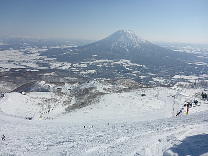 From top Ace Pair Lift  4
Photographer;&nbsp;Simon
2016-02-28&nbsp;09.58.30;&nbsp;Metadata time: '2016 Feb 28 09:58'
Original size:&nbsp;4,608 x 3,456; 6,070 kB
Filename: 2016-02-28 09.58.30 P1000576 Simon - from top Ace Pair Lift 4 P1.jpeg