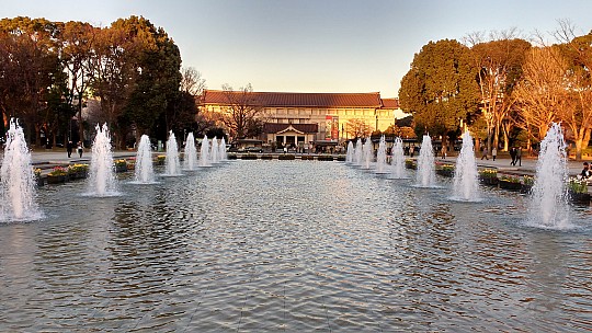 2017-01-11 16.11.42 IMG_20170111_161141986_HDR Simon - Grand Fountain and Tokyo National Museum.jpeg: 4160x2340, 2387k (2017 Jan 11 21:22)