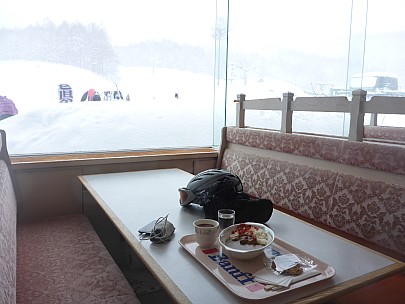 2017-01-17 16 Madarao 13.35.49 P1010341 Simon - lunch at Restaurant Heidi.jpeg: 4608x3456, 5286k (2017 Jan 29 10:22)