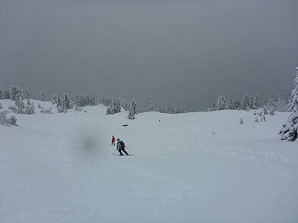 Jim skiing down Ardoisieres
Photographer;&nbsp;Simon
2018-01-22&nbsp;10.15.53;&nbsp;Metadata time: '2018 Jan 22 10:15'
Original size:&nbsp;4,608 x 3,456; 5,525 kB
Filename: 2018-01-22 10.15.53 P1010788 Simon - Jim skiing down Ardoisieres.jpeg