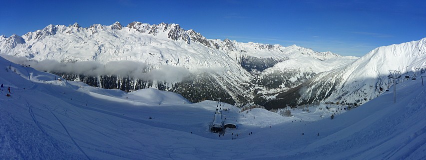 Marmottons
Photographer;&nbsp;Simon
2018-01-23&nbsp;12.15.40;&nbsp;Metadata time: '2018 Jan 23 12:15'
Original size:&nbsp;9,566 x 3,588; 29,897 kB;&nbsp;stitch
Filename: 2018-01-23 12.15.40 Panorama Simon - Marmottons_stitch.jpg