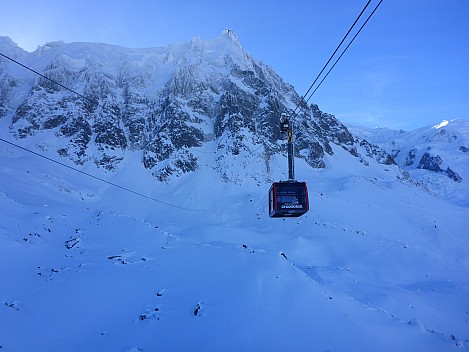 2018-01-24 10.03.11 P1010870 Simon - L'Aiguille du Midi 2 gondola.jpeg: 4608x3456, 5979k (2018 Feb 18 19:49)